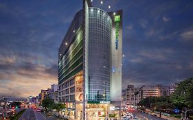 Holiday Inn Express Taichung Park, An Ihg Hotel Exterior photo