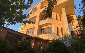 Ivy Boutique Hotel Yerevan Exterior photo