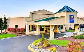 Comfort Inn Conference Center Pittsburgh Churchill Exterior photo