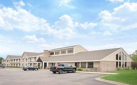 Baymont By Wyndham Lakeville Exterior photo