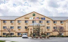 Quality Inn & Suites South Bend Airport Exterior photo