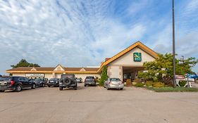 Quality Inn & Suites Escanaba Exterior photo