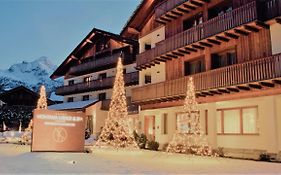 Montana Lodge & Spa, By R Collection Hotels La Thuile Exterior photo