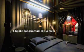 Love Hotel Avec Nuit Insolite Au Dandy Et Jacuzzi Privatise (Adults Only) Paris Exterior photo