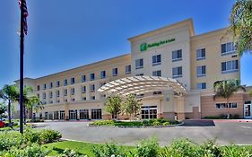 Holiday Inn & Suites Bakersfield, An Ihg Hotel Exterior photo