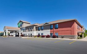 Holiday Inn Express And Suites Three Rivers, An Ihg Hotel Exterior photo