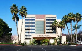 Doubletree By Hilton Fresno Convention Center Hotel Exterior photo