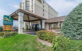 Quality Inn & Suites Bay Front Sault Ste. Marie Exterior photo