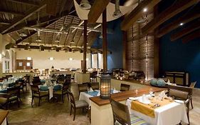 Nh Real Arena Hotel Punta Cana Restaurant photo