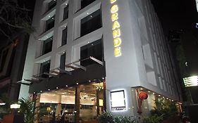Le Grande Residency Hotel Ahmedabad Exterior photo