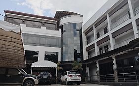 The Peridot Suites Davao Exterior photo