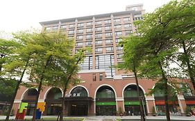 Academy Hotel Tainan Exterior photo