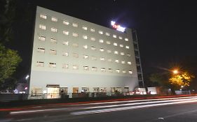 Red Fox Hotel, Chandigarh Exterior photo
