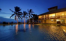 Catamaran Beach Hotel Negombo Exterior photo