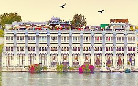 Lake Pichola Hotel Udaipur Exterior photo