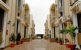 Zifan Hotel & Suites Karachi Exterior photo