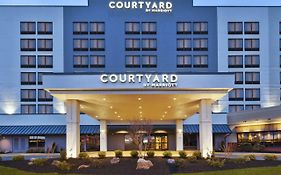 Courtyard By Marriott Secaucus Meadowlands Hotel Exterior photo