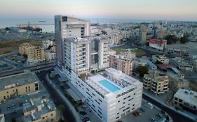Radisson Blu Hotel, Larnaca Exterior photo