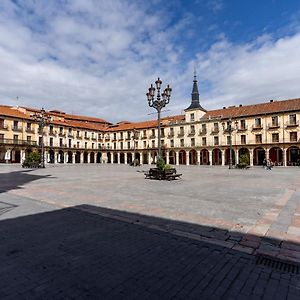 Housingleon - Nama Plaza Mayor Exterior photo