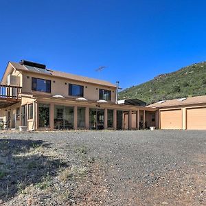 Pet-Friendly Mountaintop Retreat With Views And Sauna Prescott Valley Exterior photo