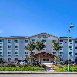 Woodspring Suites Naples West Exterior photo