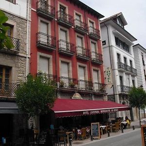 Hotel Los Robles Cangas de Onis Exterior photo