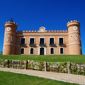 Castillo De Monte La Reina Posada Real & Bodega Toro Exterior photo