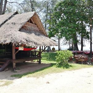 Fisherman'S Hut Pak Meng Exterior photo
