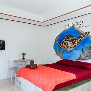 T And T House (Adults Only) Hotel Koh Phayam Exterior photo