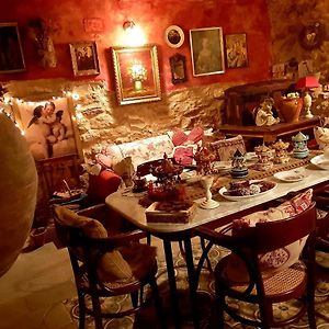 Room In Lodge - Romantic Getaway To Cuenca The Fifth Valeria Exterior photo