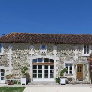 La Grange De Lucie -Chambres D'Hotes En Perigord-Dordogne Nanteuil-Auriac-de-Bourzac Exterior photo