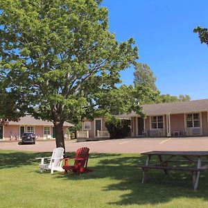 Silverwood Motel Cavendish Exterior photo