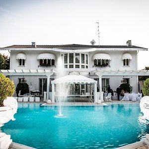 Villa Patrizia Magnago Exterior photo