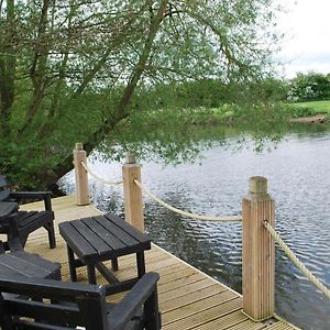 The Waters Edge Guest House Stratford-upon-Avon Exterior photo