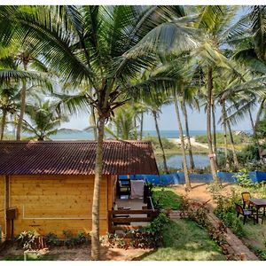 Samant Beach Resort And Villa Bhogwe Exterior photo