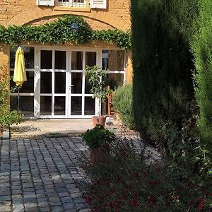 Le Clos Des Pierres Dorees Theize Exterior photo