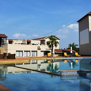 Cotton County Club And Resort Hubli Exterior photo