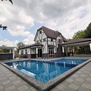 Besla Homestay Lot986 At A'Famosa Resorts Melaka Villa, 5Rooms, Private Pool, Bbq, Karaoke With Surcharge Exterior photo