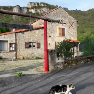 Les Tremieres Bed & Breakfast Saint-Paul-des-Fonts Exterior photo