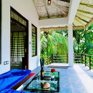 Mountain Seaview Cabanas Hotel Tangalle Exterior photo