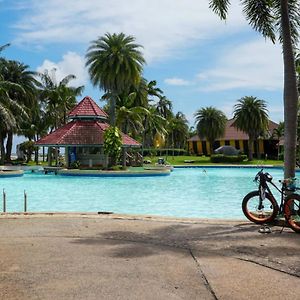 Rockgarden Beach Resort Rayong Exterior photo