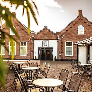 Hotel Aan De Singel Delfzijl Exterior photo