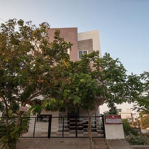 Oyo 7722 Sorgam Serviced Apartments Chennai Exterior photo