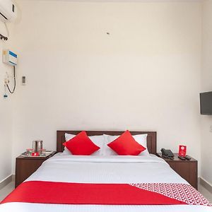 Oyo 22019 Skye Service Apartments Chennai Exterior photo