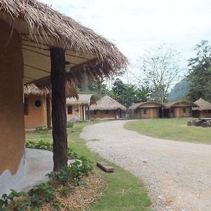 Baan Din Chiang Dao Hotel Exterior photo