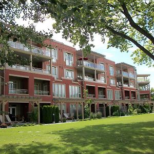 Strand Lakeside Resort By Okanagan Valley Rentals Westbank Exterior photo