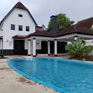 A'Famosa Private Pool 1305 & 935 Villa Alor Gajah Exterior photo