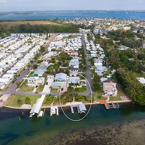 3 Bedroom Bay Front Villa Bring Your Boat Dock Space Available Villa Bradenton Exterior photo