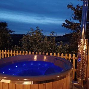 Norwell View Farm Glamping With Hot Tubs Hotel Bath Exterior photo