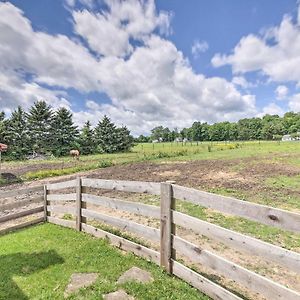 Loft Unplugged With Outdoor Space In Amish Country! Burton Exterior photo